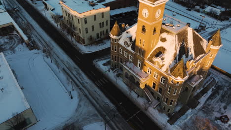 Old-Washington-County-Courthouse-During-Winter-In-Fayetteville,-Arkansas,-USA