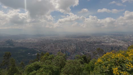 Zeitraffer-Der-Stadt-Bogota-Vom-Aussichtspunkt-Monserrate