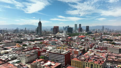 Vista-Aérea-Alrededor-Del-Horizonte-Del-Centro-Histórico-De-La-Ciudad-De-México,-Día-Soleado