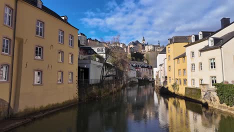 Imágenes-Del-Casco-Antiguo-Y-El-Río-Alzette-En-La-Ciudad-De-Luxemburgo.