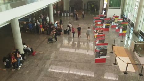 Terminal-De-Salidas-Del-Aeropuerto-Internacional-Cataratas-Del-Iguazú,-Argentina