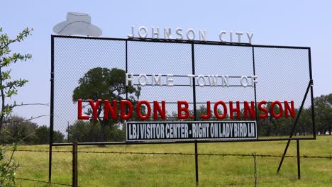 Este-Es-Un-Video-Editorial-Estático-Del-Cartel-De-Bienvenida-De-La-Ciudad-De-Johnson-City-En-Texas.