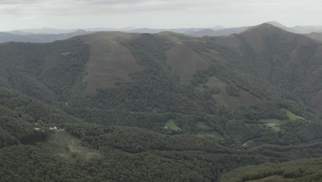 Paso-De-Roncesvalles-O-Ronceval-O-Roncevaux,-Pirineos-Cerca-De-La-Frontera-Entre-Francia-Y-España