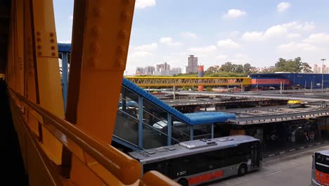 Estación-Central-De-Autobuses-En-Sao-Paulo,-Brasil