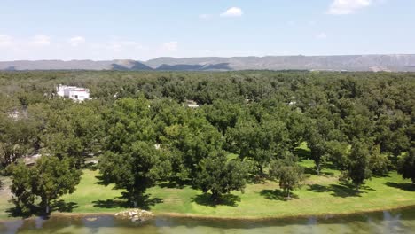 Imágenes-De-Drones-De-Un-Viñedo-De-Una-Bodega