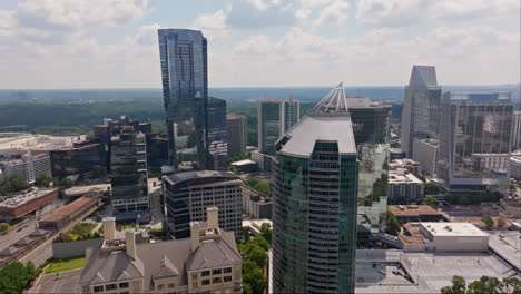 Distrito-De-Lujo-De-Buckhead-Con-La-Torre-Del-Banco-Estadounidense,-El-Westin-Y-Los-Apartamentos-De-Rascacielos-De-Lujo