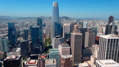 San-Francisco-skyscrapers,-aerial-establisher-pull-out