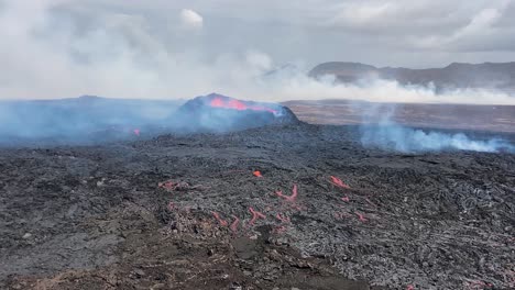 Erupción-Del-Volcán-Fagradalsfjall-En-Islandia-En-2023,-60-Fps