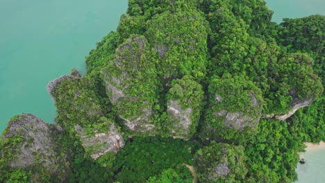 Landschaftliche-Schönheit-Von-Oben-Mit-Einem-Hohen-Winkel-Nach-Unten-über-Blue&#39;s-Hong-Island,-Thailand