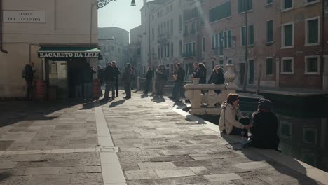 Venetian-Bacaro-Beckons-by-the-Canal