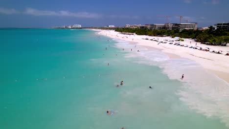 Empuje-Aéreo-Rápido-Sobre-Eagle-Beach-En-Aruba