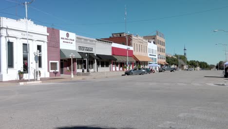 Innenstadt-Von-Sweetwater,-Texas,-Mit-Nach-Oben-Geneigtem-Video