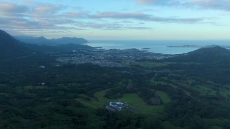 Stunning-view-of-Kaneohe-in-Nuuanu-valley,-Hawaii,-USA