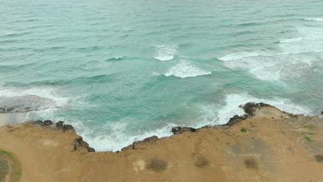 Acantilados-Erosionados-En-La-Costa-De-Paphos,-Chipre.