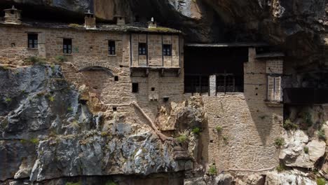 Beautiful-Holy-Monastery-of-Kipinas-in-Greece,-historic-and-spiritual-treasure,-stunning-architecture