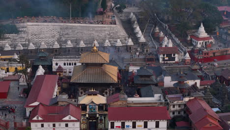 Disparo-De-Un-Dron-En-Katmandú,-Nepal,-Declarado-Patrimonio-De-La-Humanidad-Por-La-Unesco,-El-Templo-Pashupati-Nath