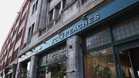 KC-Peaches-main-entrance-on-Nassau-Street,-Dublin