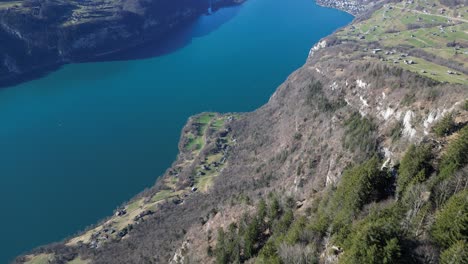Amden-Weesen-Suiza-Casa-Justo-Al-Borde-Del-Acantilado-Con-Una-Vista-Increíble-Debajo