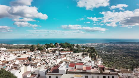 Hiperlapso-Moviéndose-De-Izquierda-A-Derecha-En-Mijas-Pueblo,-Andalucía,-España