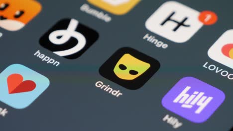 Happn-Und-Grindr-App-Auf-Dem-Smartphone-Bildschirm,-Wischen