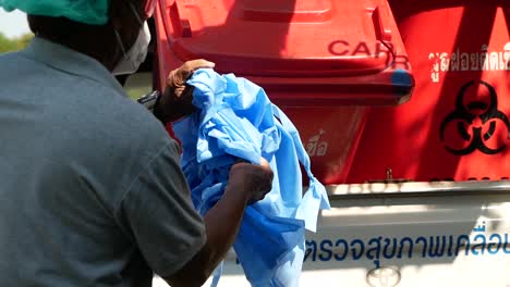 Staff-Collect-Infectious-Waste-in-Thailand