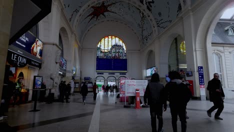 Entering-Luxembourg's-Train-Station:-A-Cinematic-Glimpse-of-the-Stunning-Ceiling