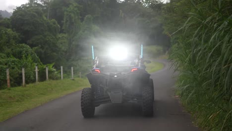 off-road,-side-by-side-tour-rainforest,-street-between-mountain