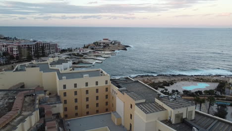 Malta-Luftaufnahmen-Von-Der-Drohne-Mit-Herrlicher,-Atemberaubender-Aussicht-Auf-Das-Meer