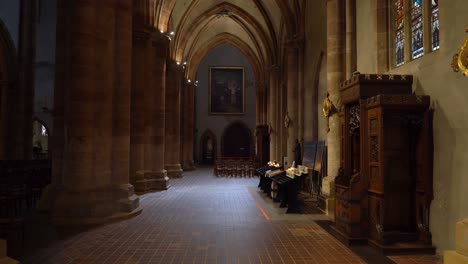 Los-Pasillos-De-La-Iglesia-De-San-Martín-Se-Ven-Hermosos.