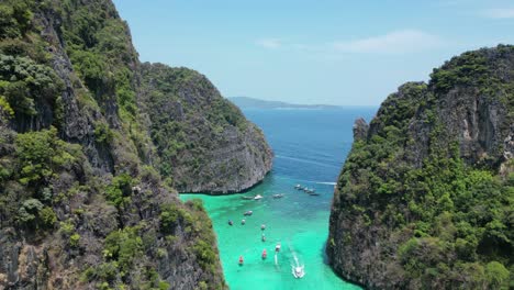 Pi-Leh-Bay-–-Malerische-Badebucht-Mit-Türkisfarbenem-Wasser-In-Krabi,-Thailand