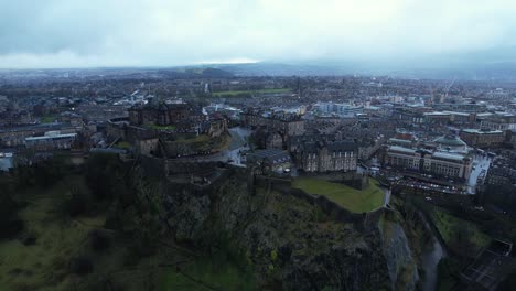 Imágenes-Aéreas-Del-Castillo-De-Edimburgo-En-4k