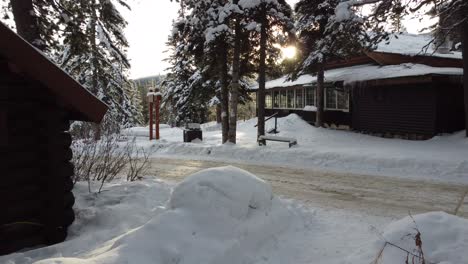 Vista-De-Drones-De-Las-Montañas-Nevadas-De-Banff-Canadá-En-Invierno