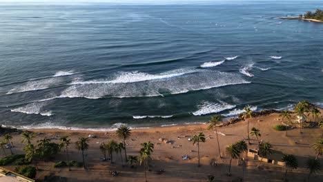 Aerial-View-Of-Tropical-Beach-In-Oahu-Island,-Hawaii---Drone-Shot