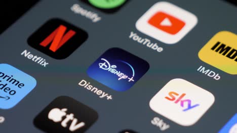 Smartphone-Bildschirm-Mit-App-Symbolen-Mit-Fokus-Auf-Disney