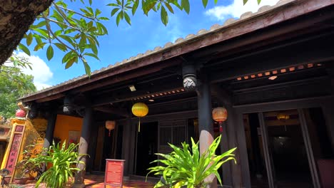 Entrance-to-Hoi-An-temple-in-Vietnam-with-lanterns-during-the-day