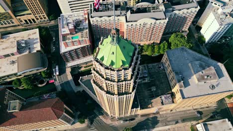 Descending-top-down-view-from-top-of-Tower-life-building,-San-Antonio,-Texas,-USA