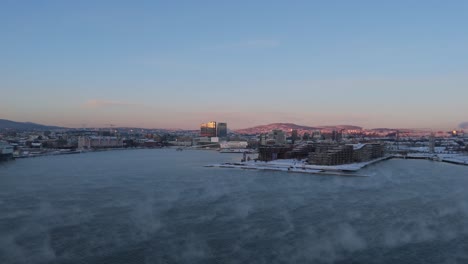 Vista-De-La-Hora-Azul-Sobre-Bjorvika-En-El-Distrito-Sentrum-De-Oslo,-Noruega