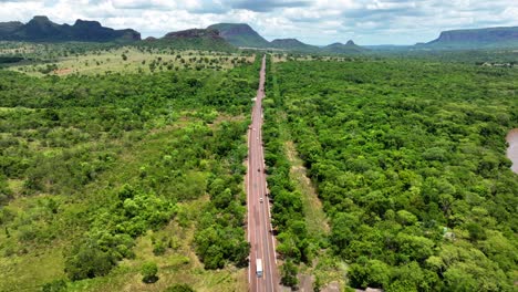Vuela-Sobre-El-Pantanal-En-Un-Cautivador-Viaje-Con-Drones.