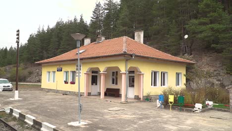 Estación-Tsvetino-En-La-Línea-Septemvri-dobrinishte-En-Las-Montañas-Ródope