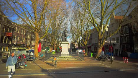 Thorbecke-Square-En-Un-Soleado-Día-De-Invierno-En-El-Distrito-De-Los-Canales-De-Amsterdam