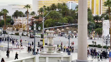 Toma-Del-Bulevar-De-Las-Vegas-Desde-El-Hotel-Veneciano-Con-Vista-De-Los-Corredores-Del-Maratón-De-Rock-And-Roll-De-Las-Vegas