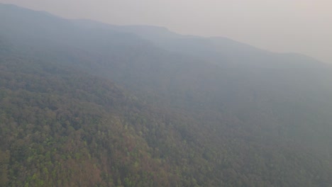 Morgennebel-Auf-Den-Nördlichen-Berggipfeln-Thailands