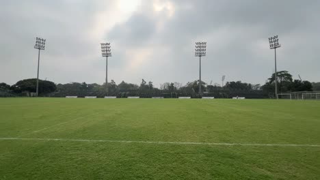 Estadio-Mohun-Bagan-Bajo-Un-Cielo-Nublado-En-Kolkata,-India