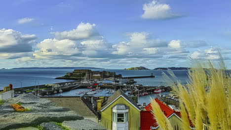 Timelapse-De-Las-Vistas-De-La-Ciudad-De-Guernsey-En-El-Canal-Inglés-Frente-A-La-Costa-De-Normandía