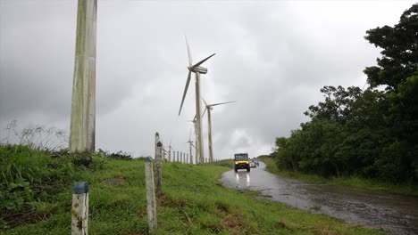 Geländefahrzeuge,-Side-by-Side-Tour-Durch-Den-Regenwald,-Fluss