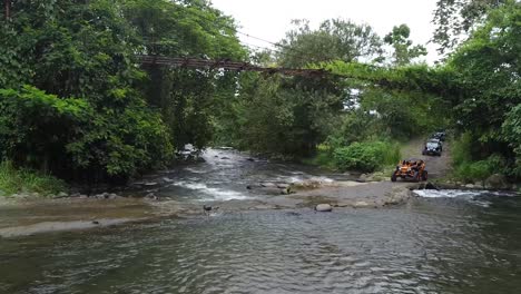 Seite-An-Seite-Tour-Regenwald,-Fluss-Costa-Rica