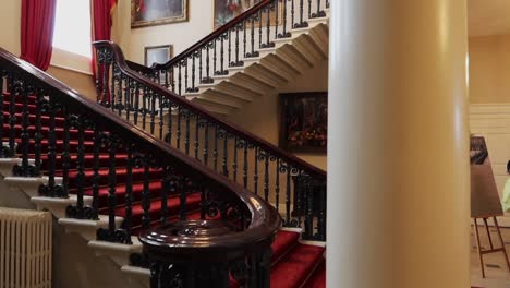 Die-Schönheit-Der-Großen-Kaiserlichen-Treppe-Im-Dublin-Castle-Wird-Enthüllt