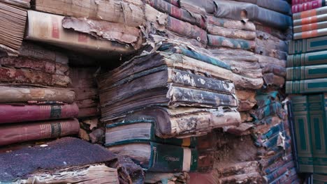 Waterlogged-books-at-Libreria-Acqua-Alta-in-Venice,-Italy