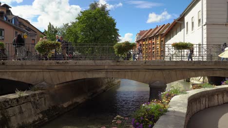 Altstadt-Von-Annecy-Am-Kanal-Le-Thiou-Und-Quai-De-I&#39;ile