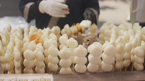 Cocineros,-Comida-Callejera-En-Japón,-Ciudad-De-Tokio-En-Japón